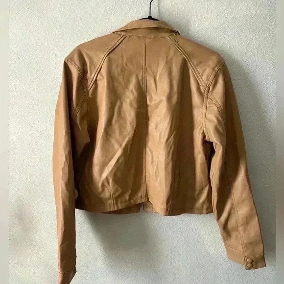 BLANKNYC Faux Leather Crop Trucker Jacket Light Brown Large NWT - Picture 7 of 8